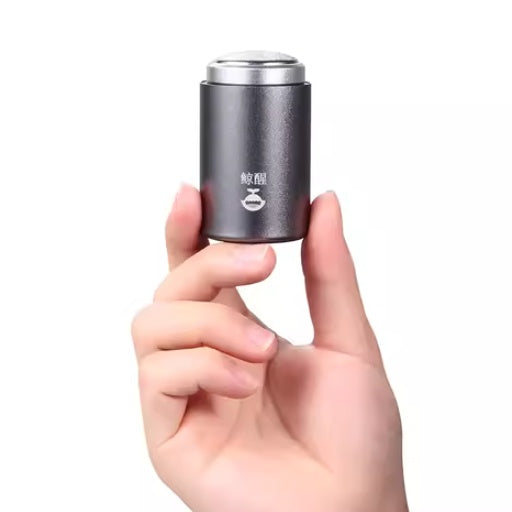 MIWAING Electric Portable Mini Shaver Rechargeable Portable Shave Men's Shaver IPX Washable Body Long